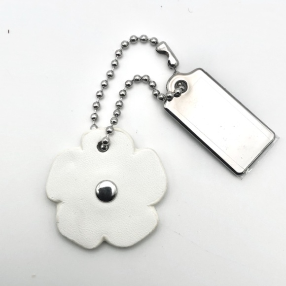 Coach Key Fob Bag Charm Keychain Hang Tag Leather Flower Hangtag - Picture 3 of 3